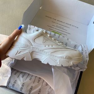 ✨NEW WINDSOR SMITH SNEAKERS✨